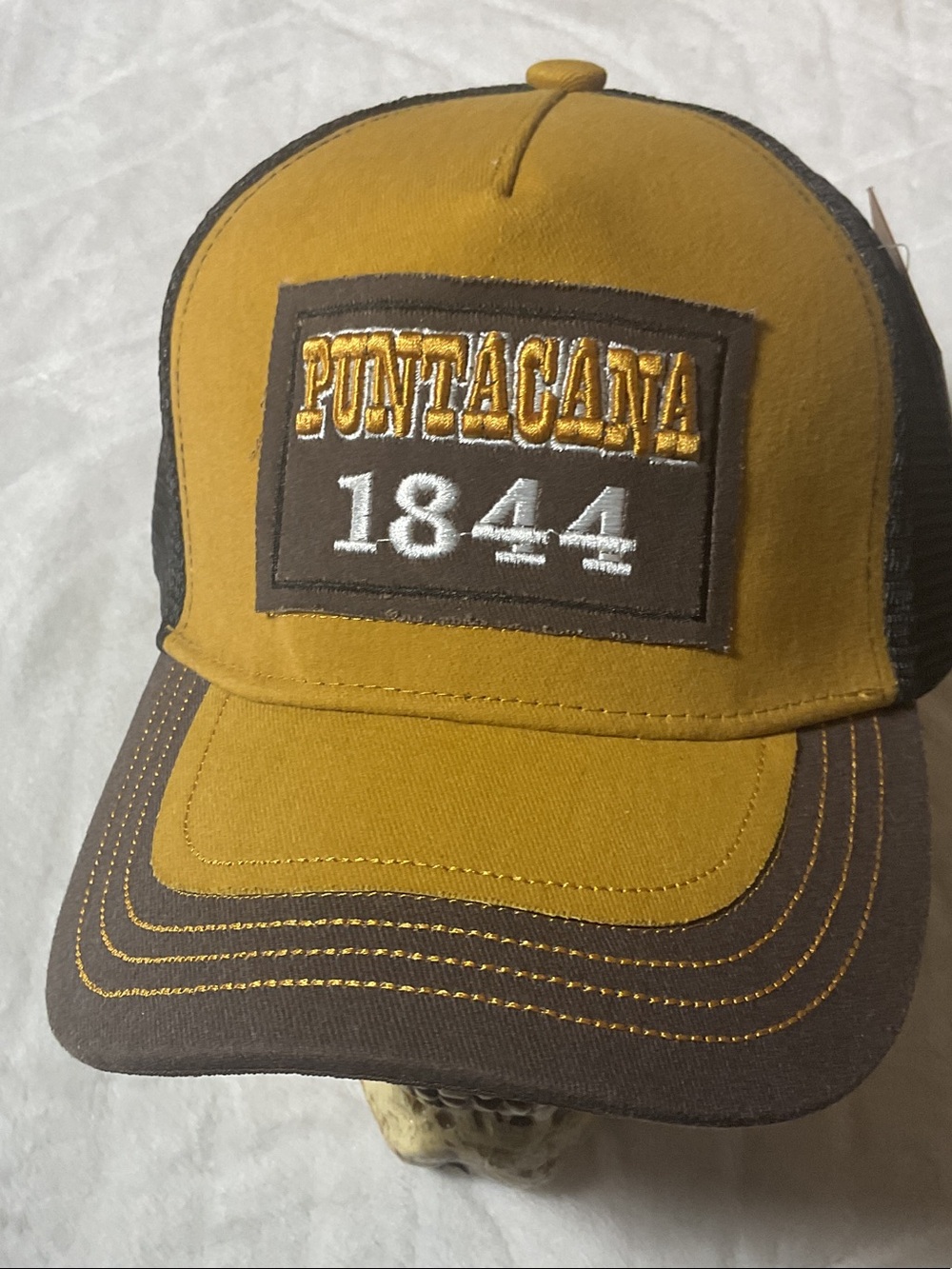 Trucker mesh hat puntacana 1844